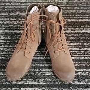 Chic Tan Lace-Up Boots